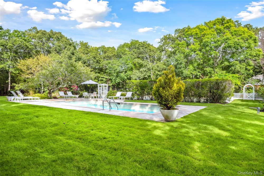 30 Pheasant Run Quogue, NY 11959