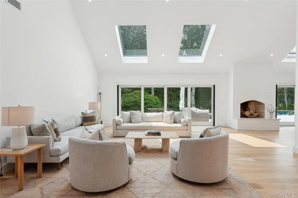 28 Old Meeting House Road Quogue, NY 11959