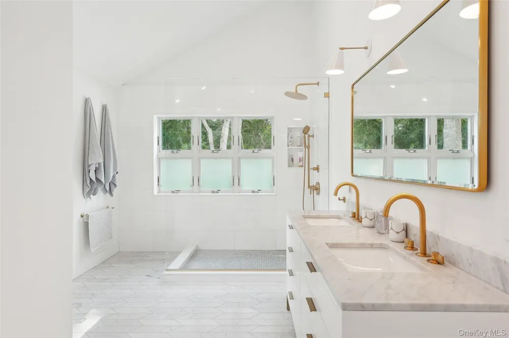 28 Old Meeting House Road Quogue, NY 11959