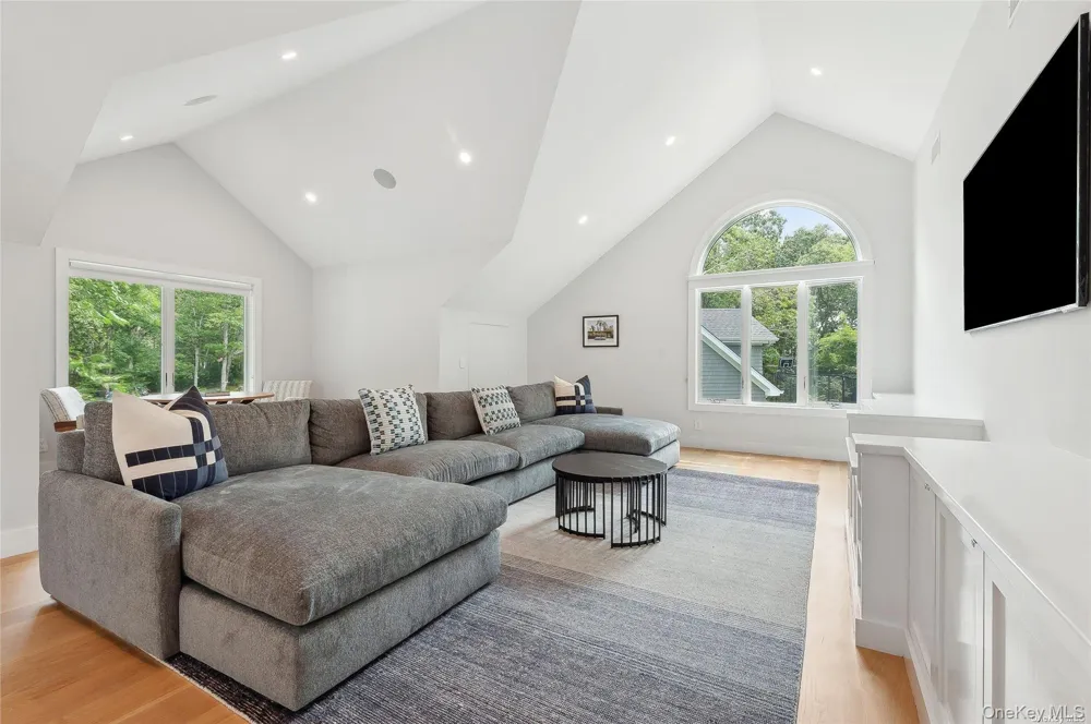 28 Old Meeting House Road Quogue, NY 11959
