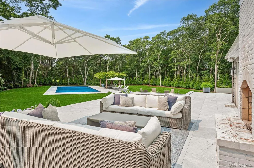 28 Old Meeting House Road Quogue, NY 11959