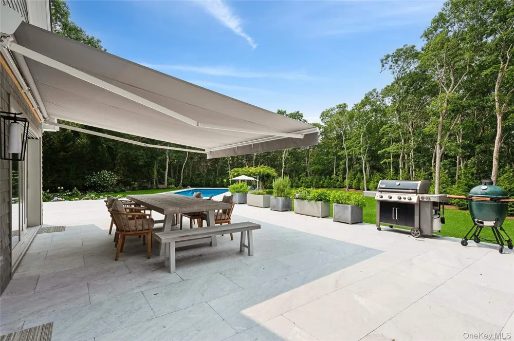 28 Old Meeting House Road Quogue, NY 11959