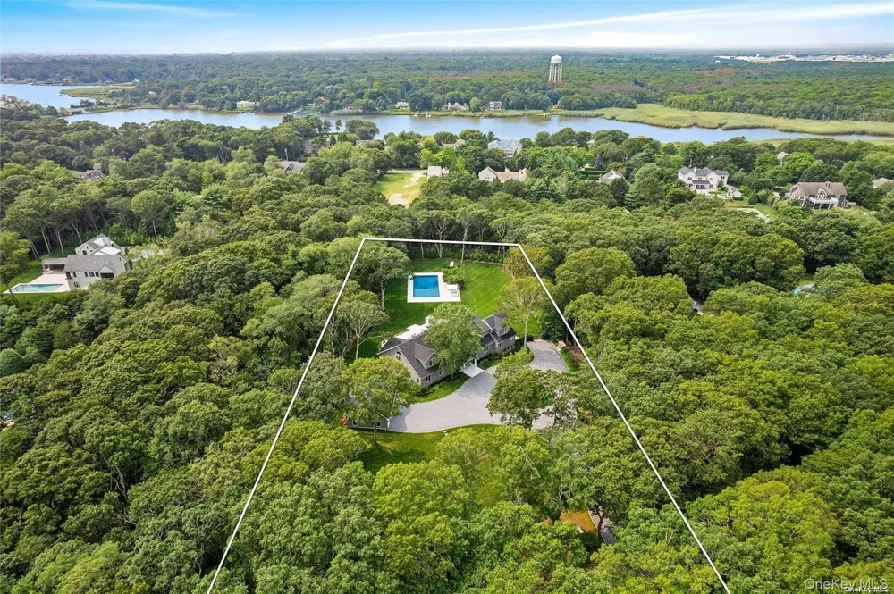 28 Old Meeting House Road Quogue, NY 11959