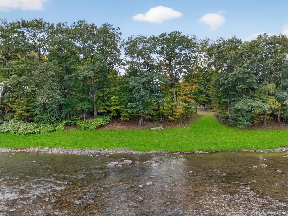 1657 River Road Other, PA 18415