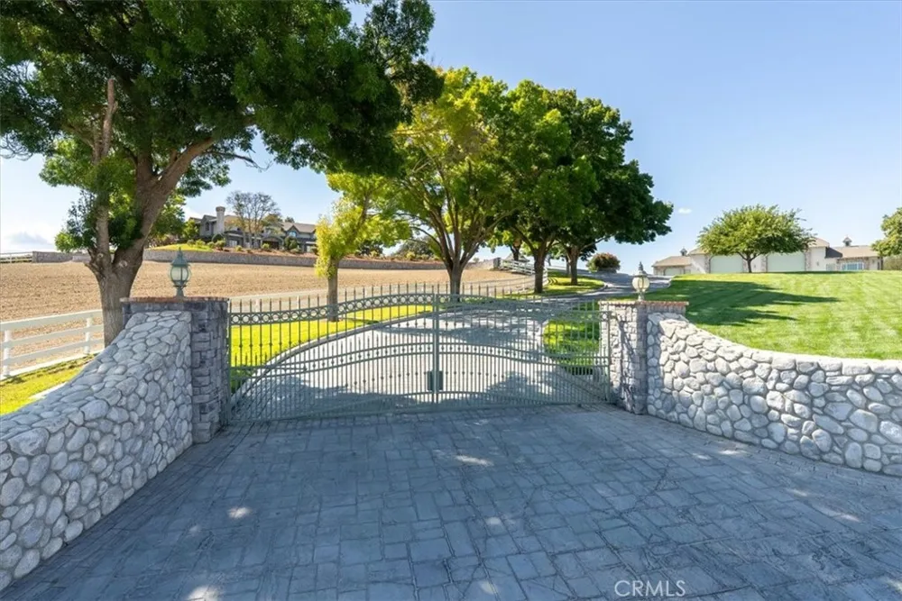 8283 Cross Canyons Road San Miguel, CA 93451