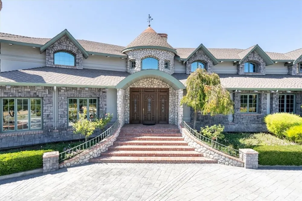 8283 Cross Canyons Road San Miguel, CA 93451