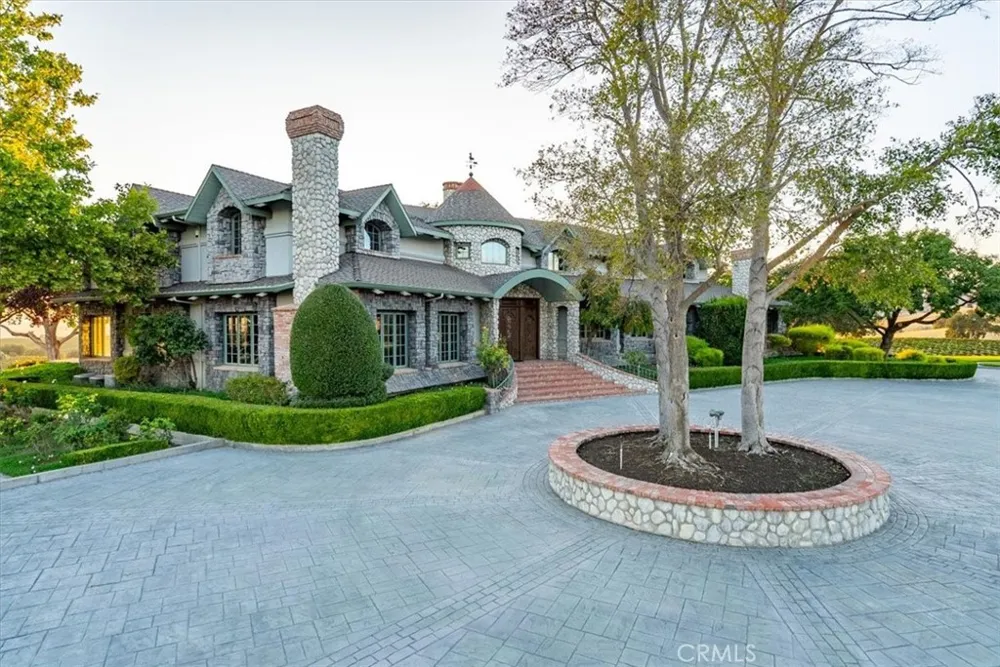 8283 Cross Canyons Road San Miguel, CA 93451