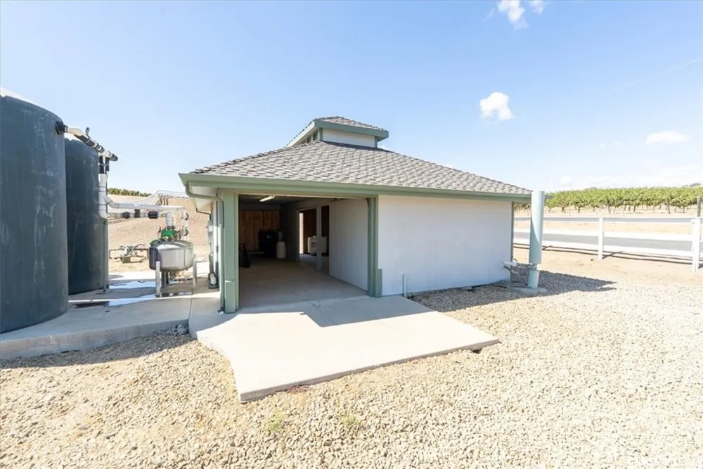 8283 Cross Canyons Road San Miguel, CA 93451