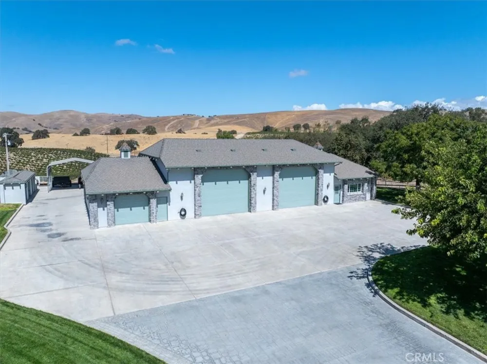 8283 Cross Canyons Road San Miguel, CA 93451