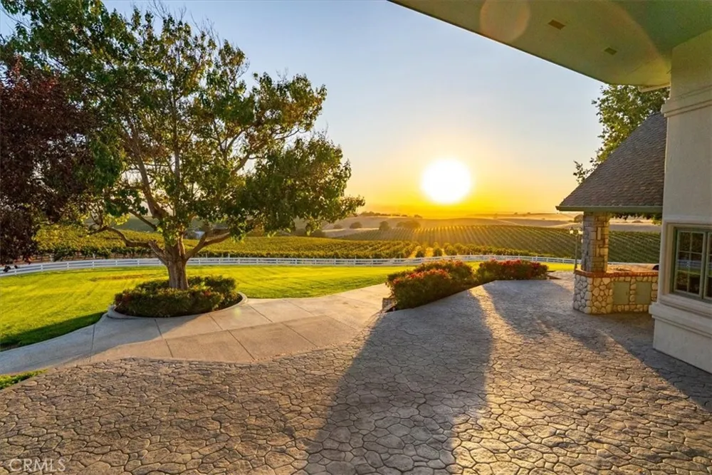 8283 Cross Canyons Road San Miguel, CA 93451