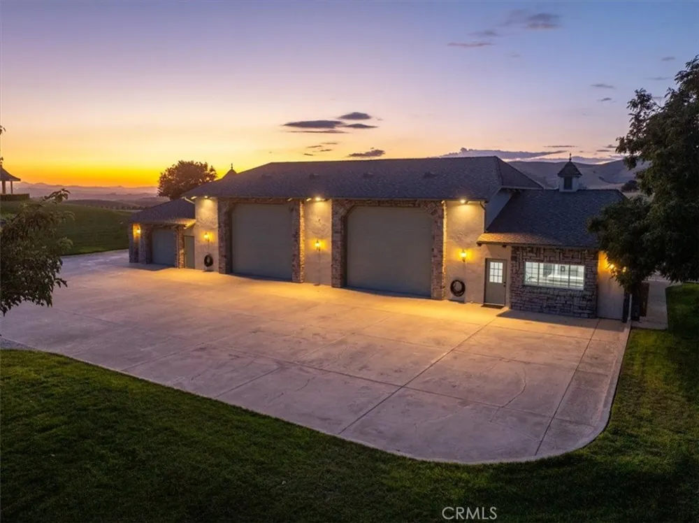 8283 Cross Canyons Road San Miguel, CA 93451