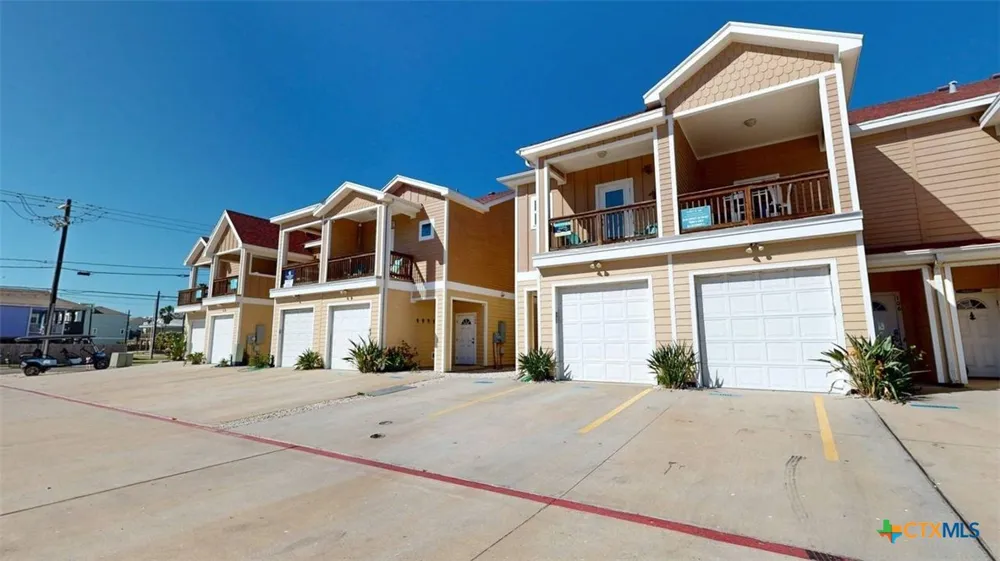 1813 S 11th Street #106 Port Aransas, TX 78373