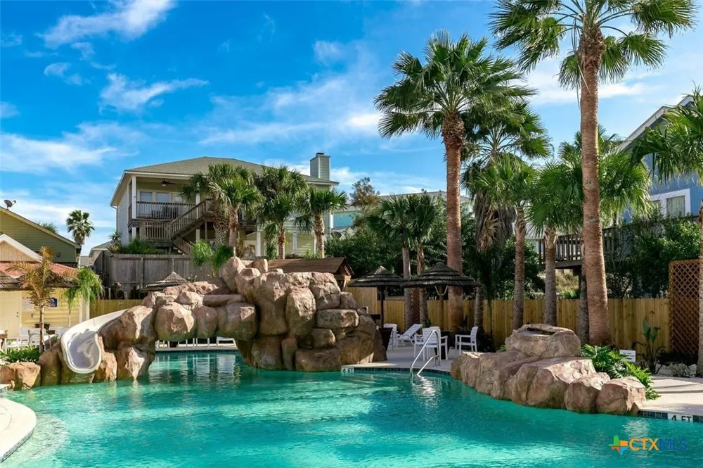 1813 S 11th Street #106 Port Aransas, TX 78373