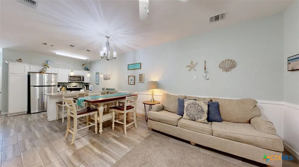 1813 S 11th Street #106 Port Aransas, TX 78373