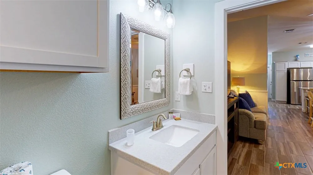 1813 S 11th Street #106 Port Aransas, TX 78373