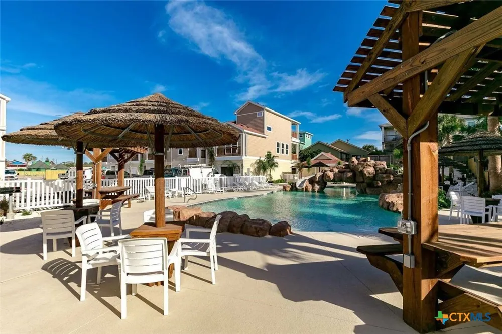 1813 S 11th Street #106 Port Aransas, TX 78373