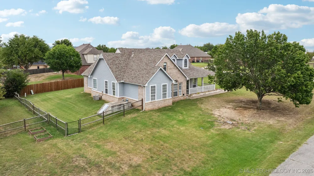814 S Tall Chief Avenue Skiatook, OK 74070