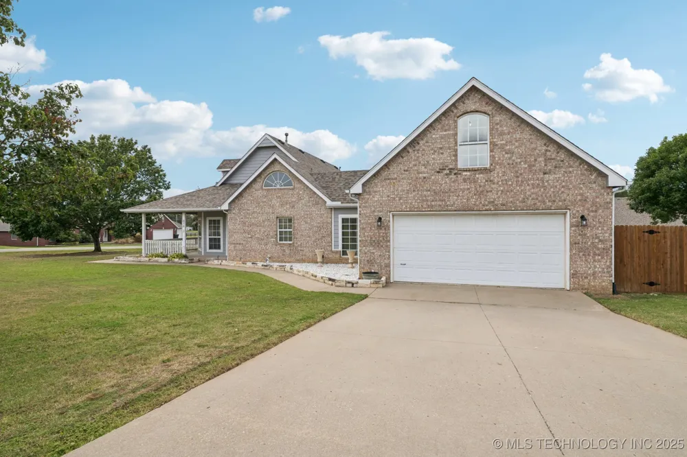 814 S Tall Chief Avenue Skiatook, OK 74070