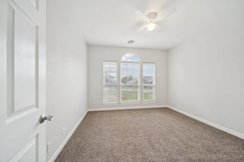814 S Tall Chief Avenue Skiatook, OK 74070