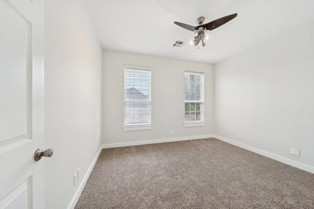 814 S Tall Chief Avenue Skiatook, OK 74070