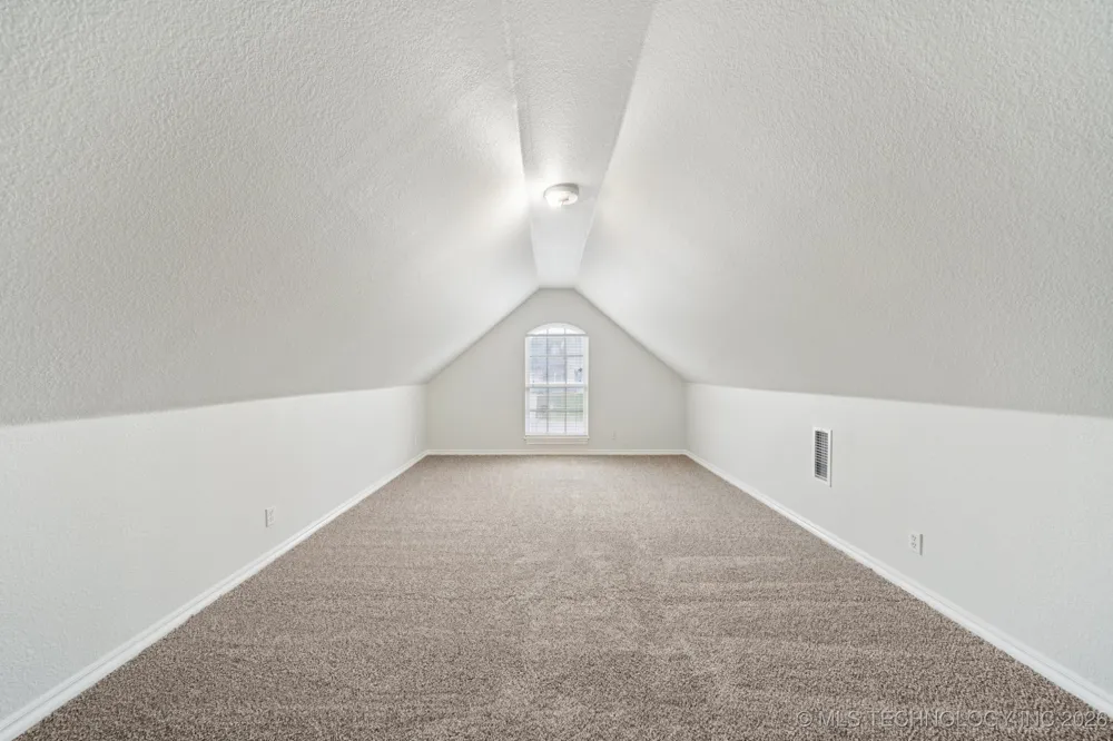 814 S Tall Chief Avenue Skiatook, OK 74070