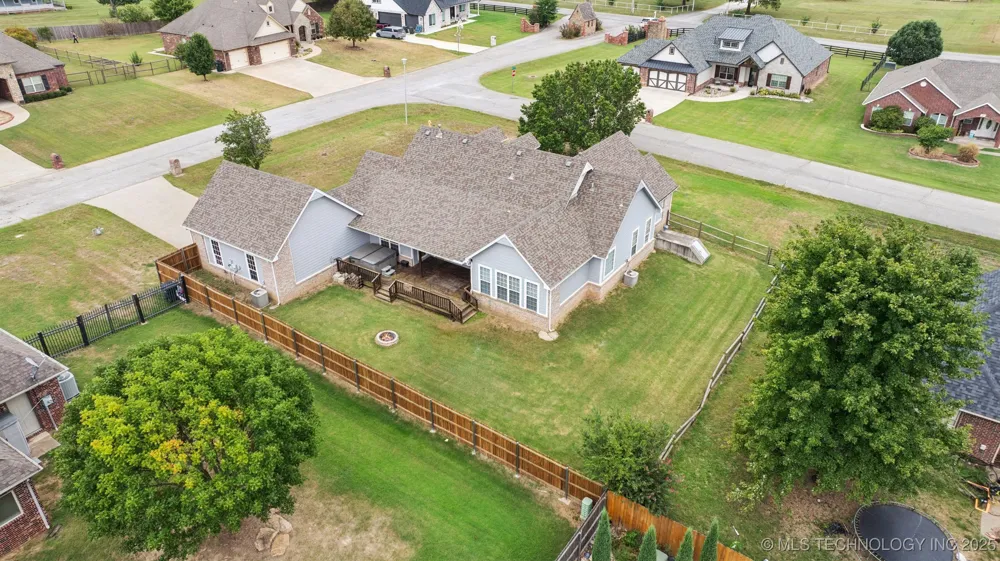 814 S Tall Chief Avenue Skiatook, OK 74070