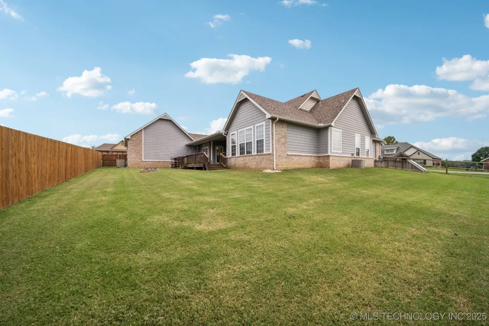 814 S Tall Chief Avenue Skiatook, OK 74070