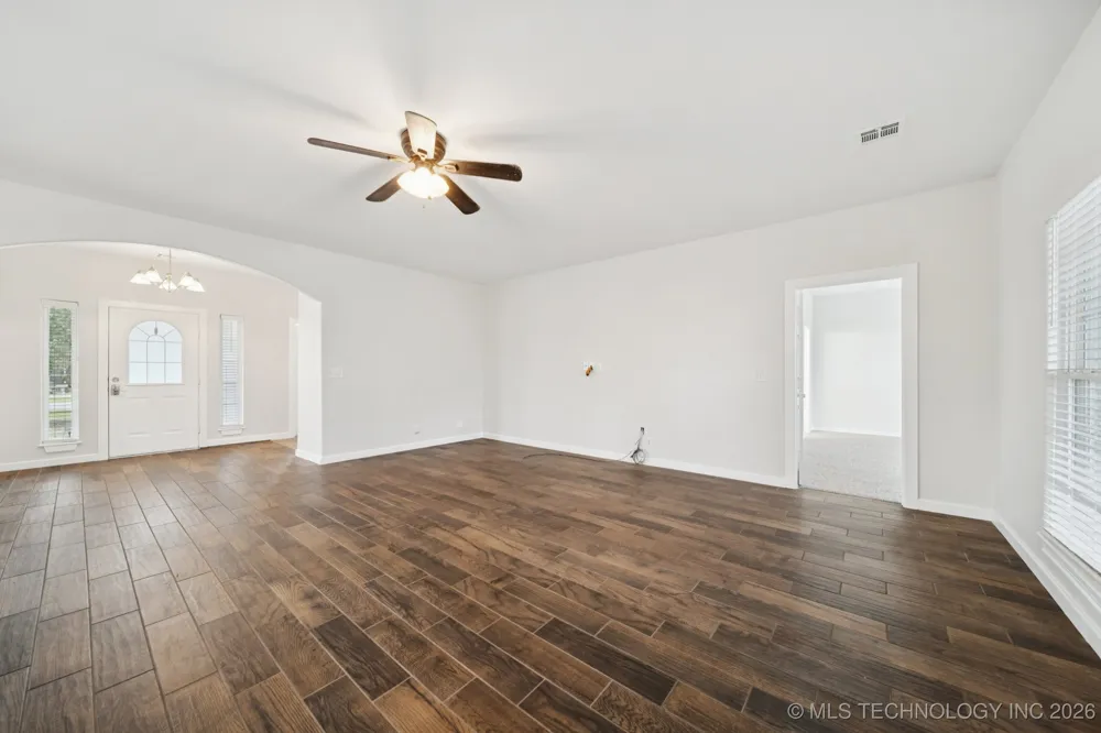 814 S Tall Chief Avenue Skiatook, OK 74070