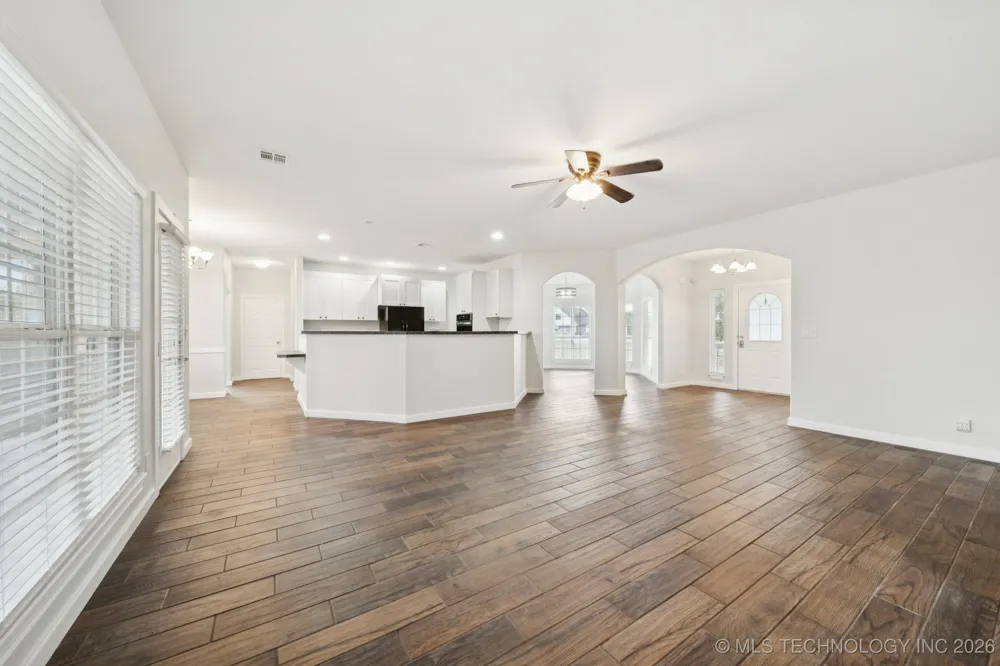 814 S Tall Chief Avenue Skiatook, OK 74070