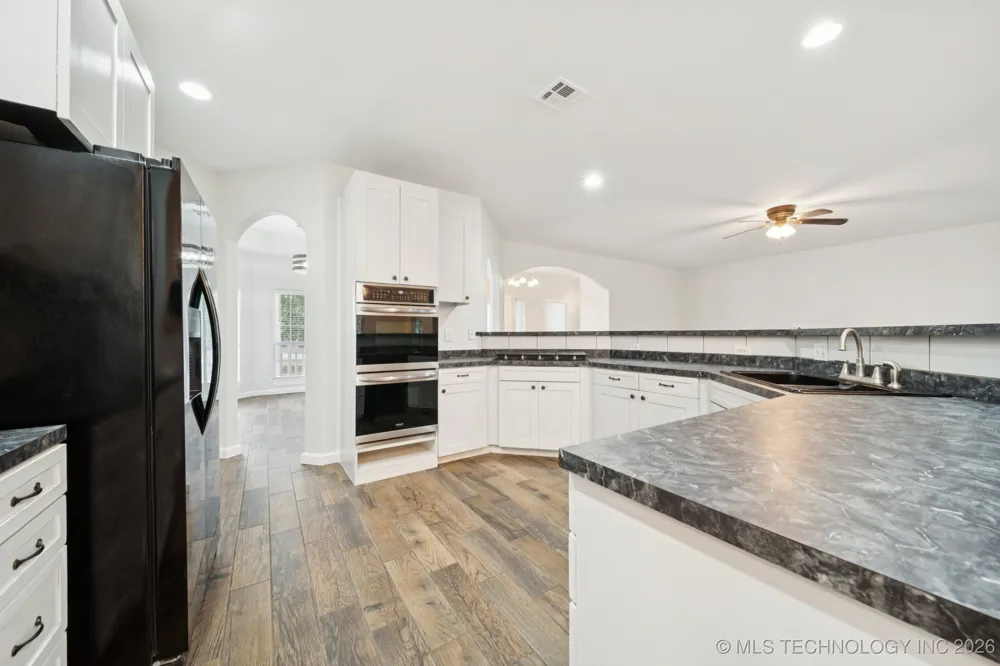814 S Tall Chief Avenue Skiatook, OK 74070