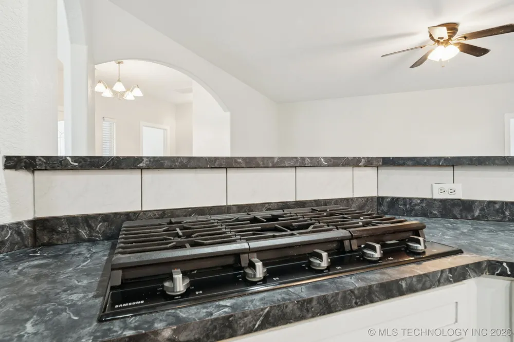 814 S Tall Chief Avenue Skiatook, OK 74070