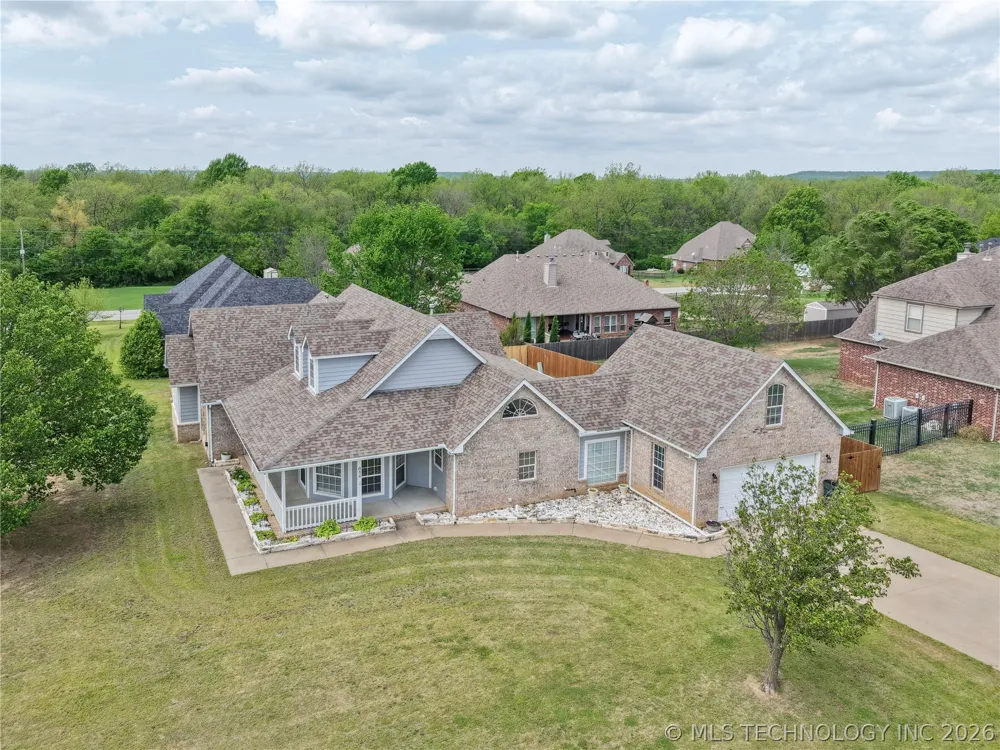 814 S Tall Chief Avenue Skiatook, OK 74070