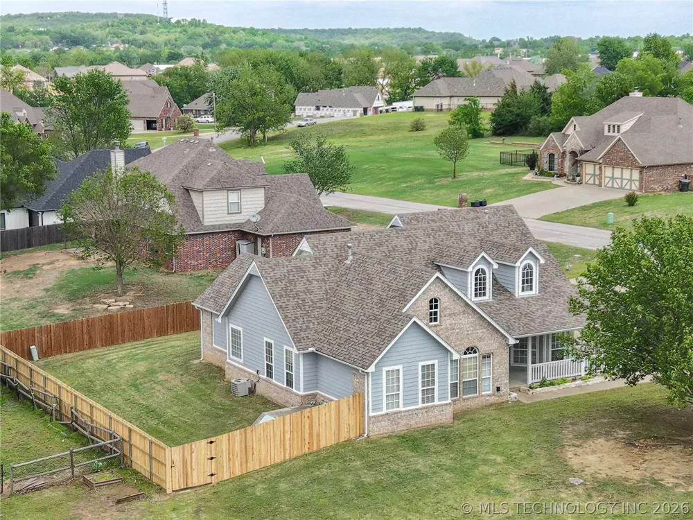 814 S Tall Chief Avenue Skiatook, OK 74070