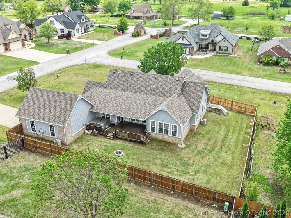 814 S Tall Chief Avenue Skiatook, OK 74070