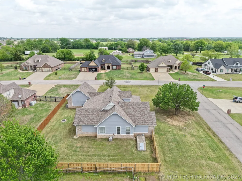 814 S Tall Chief Avenue Skiatook, OK 74070