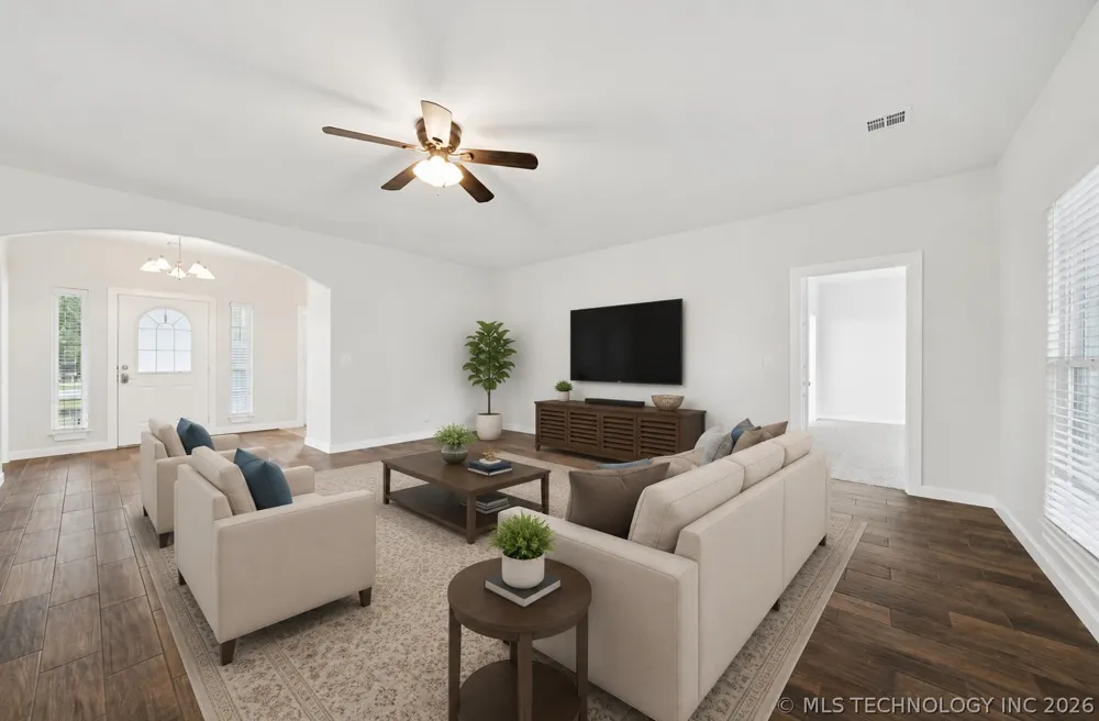 814 S Tall Chief Avenue Skiatook, OK 74070