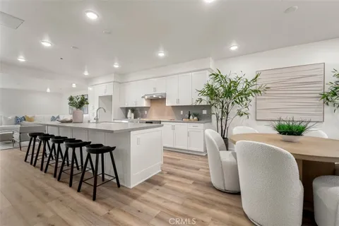 24722 Del Prado #303