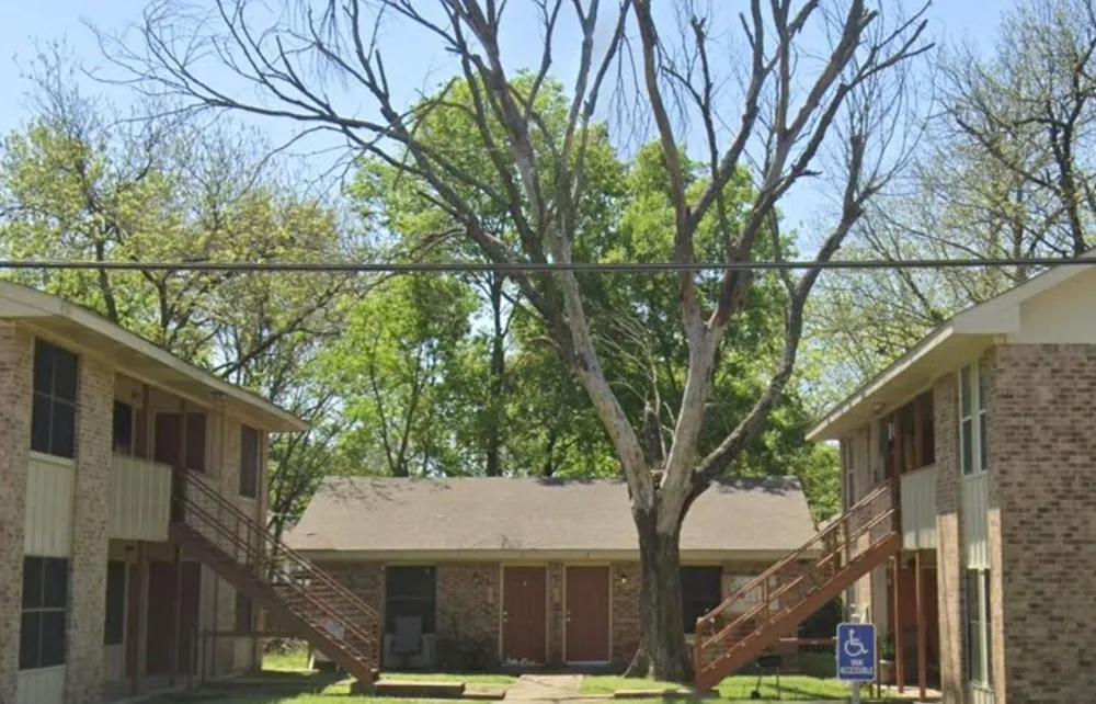 812 E Palestine St Mexia, TX 76667