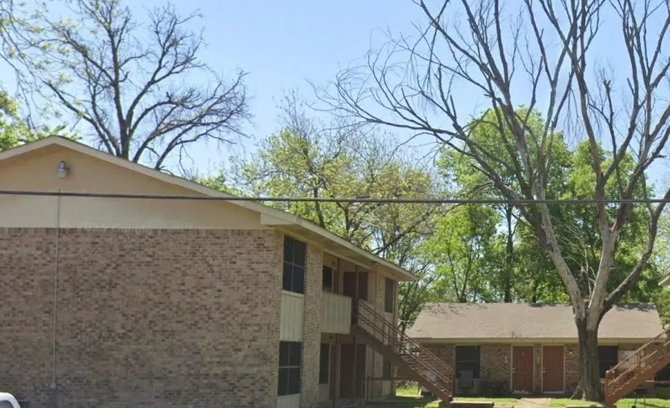 812 E Palestine St Mexia, TX 76667