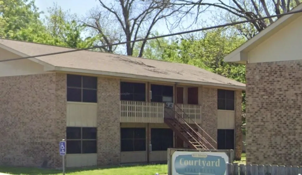 812 E Palestine St Mexia, TX 76667