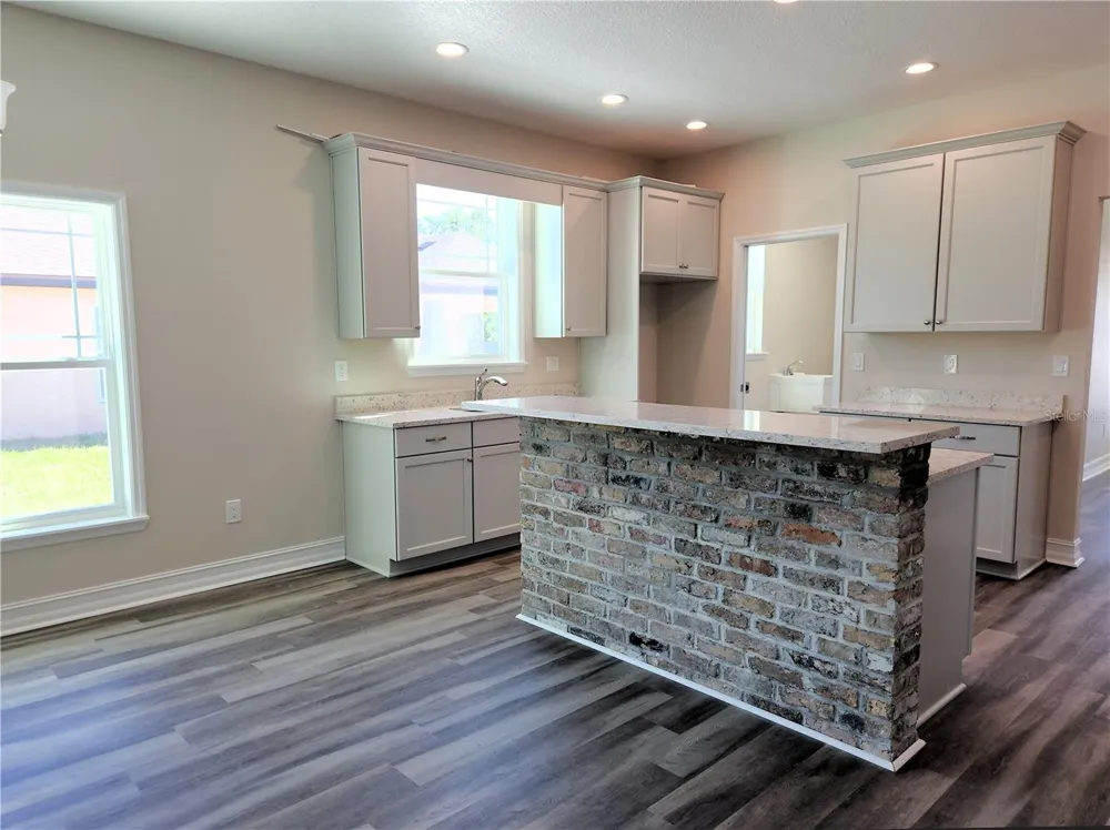 416 SHANNON ESTATES COURT Plant City, FL 33563