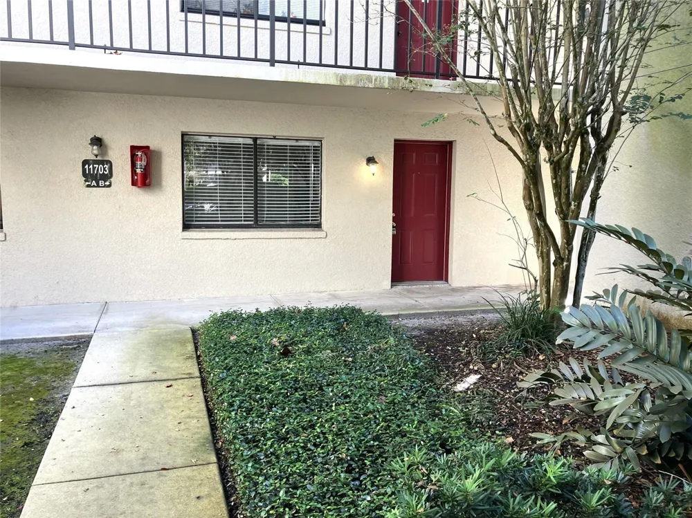 11703 RAINTREE VILLAGE BOULEVARD #B Temple Terrace, FL 33617