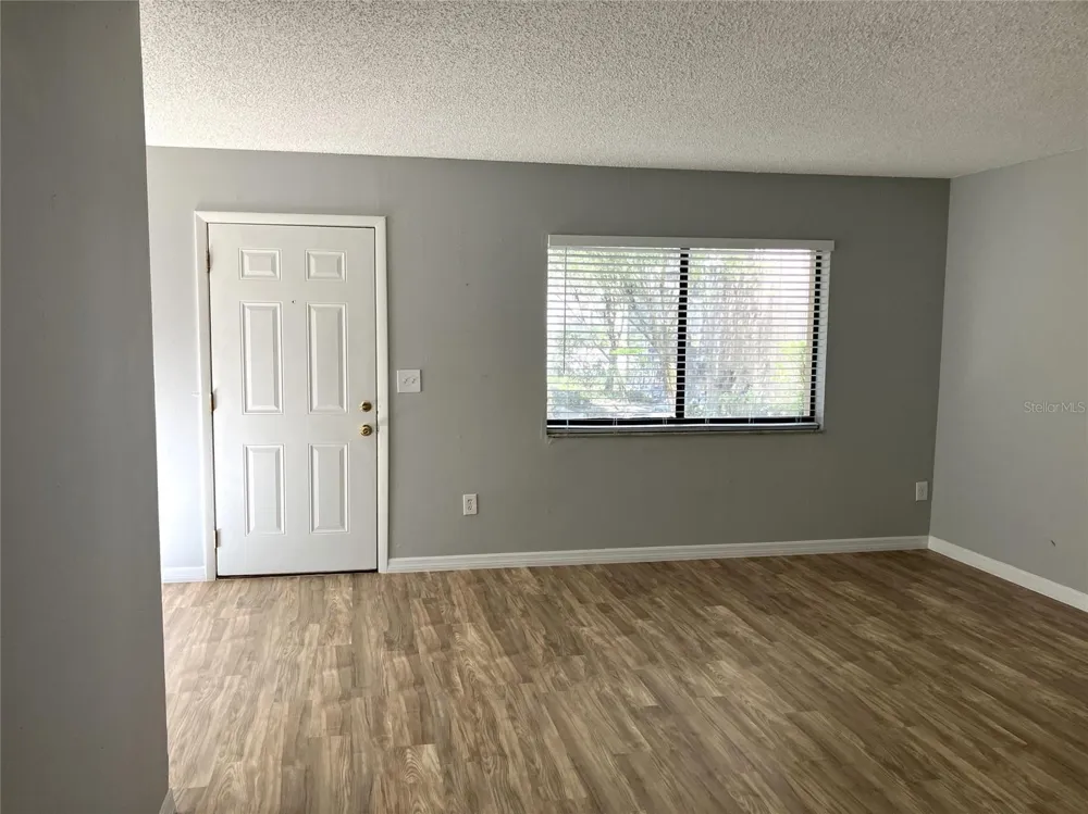 11703 RAINTREE VILLAGE BOULEVARD #B Temple Terrace, FL 33617