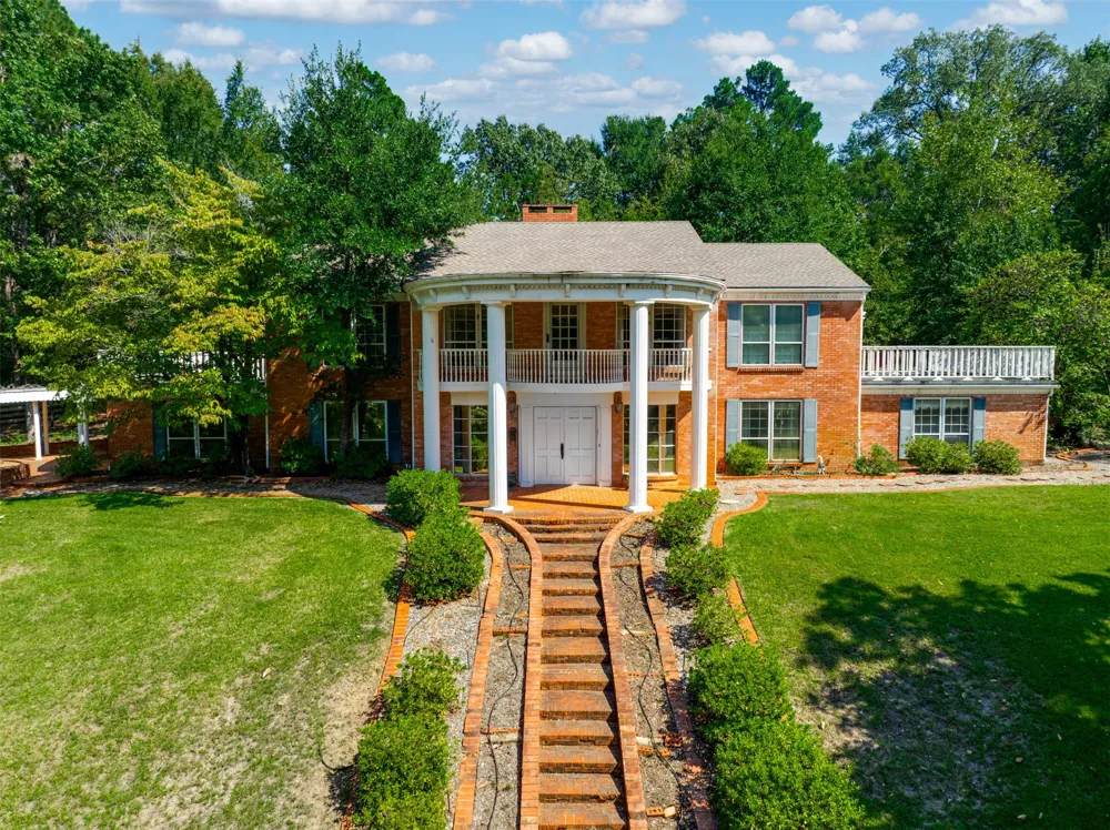 2900 S Robertson Avenue Tyler, TX 75701