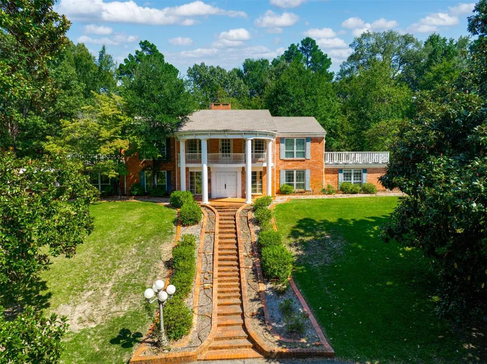 2900 S Robertson Avenue Tyler, TX 75701