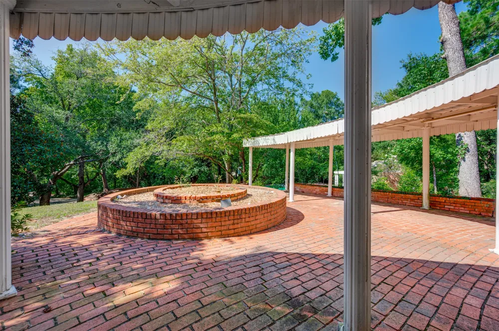 2900 S Robertson Avenue Tyler, TX 75701