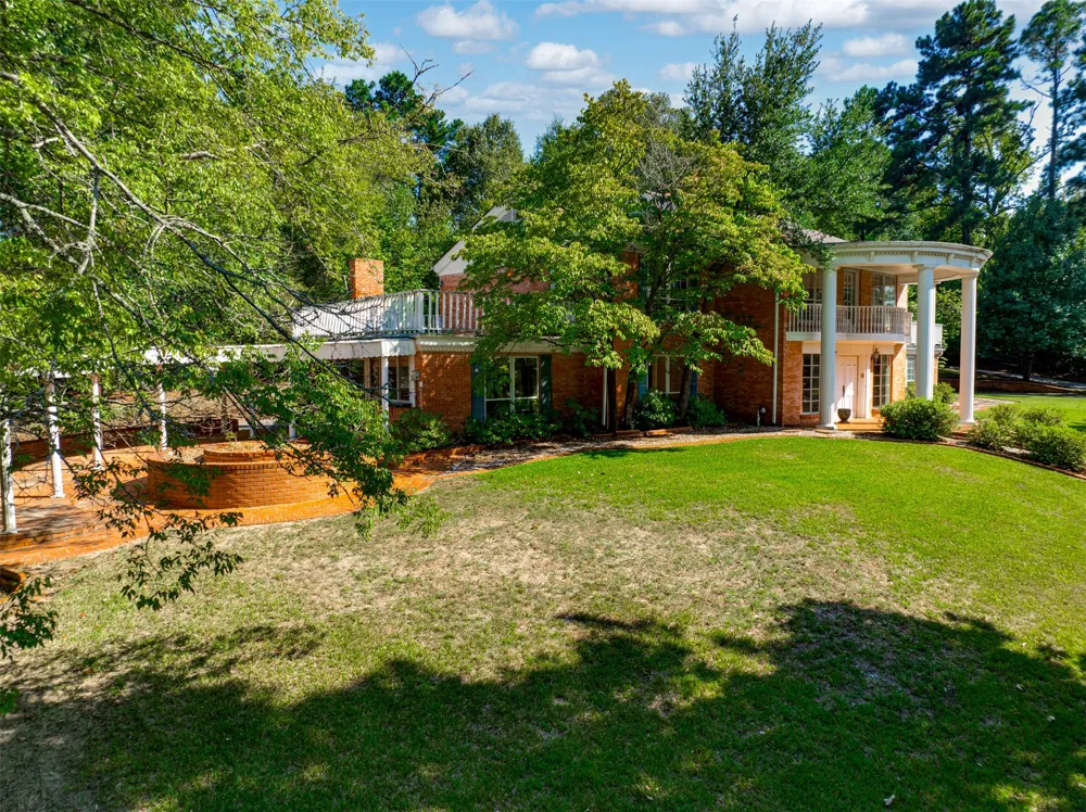 2900 S Robertson Avenue Tyler, TX 75701