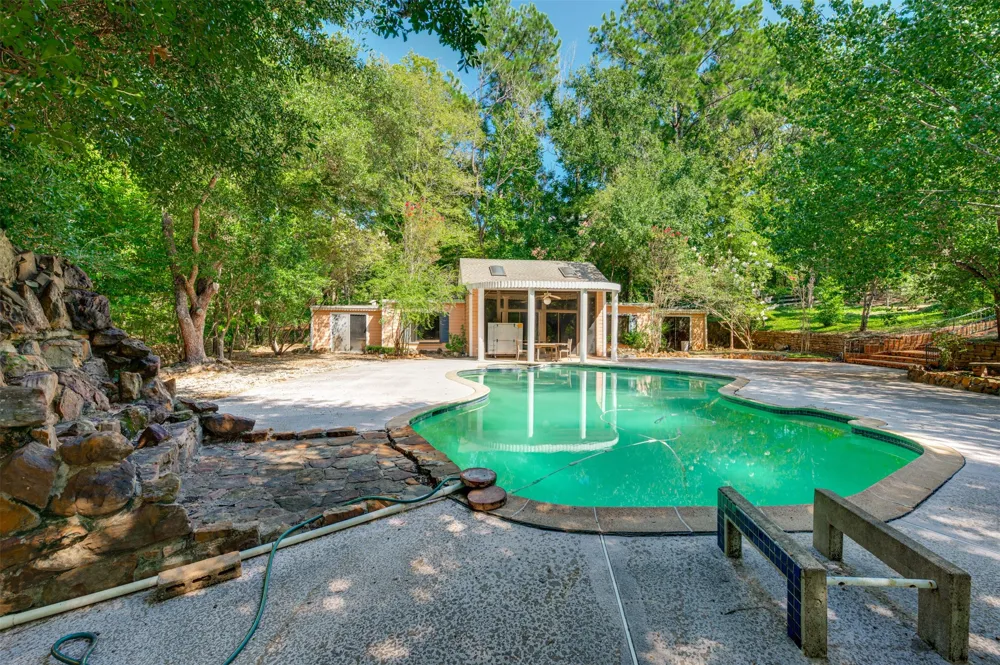 2900 S Robertson Avenue Tyler, TX 75701