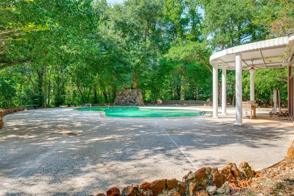 2900 S Robertson Avenue Tyler, TX 75701