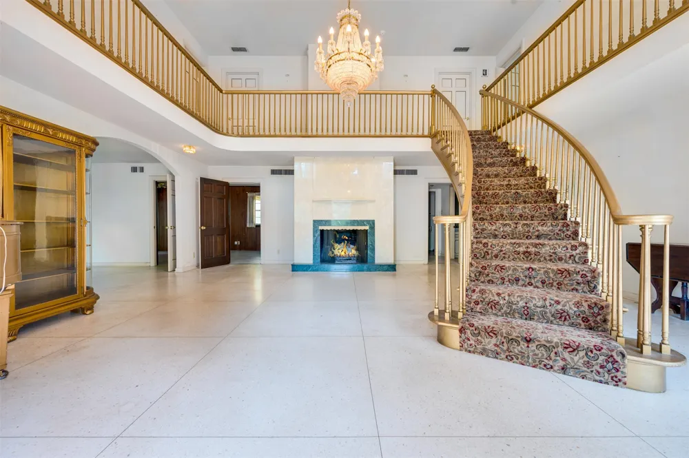 2900 S Robertson Avenue Tyler, TX 75701